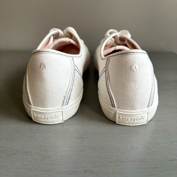 Kate Spade New York Tommi White Low Top Sneakers Shoes Women 8.5 Classic NWOT